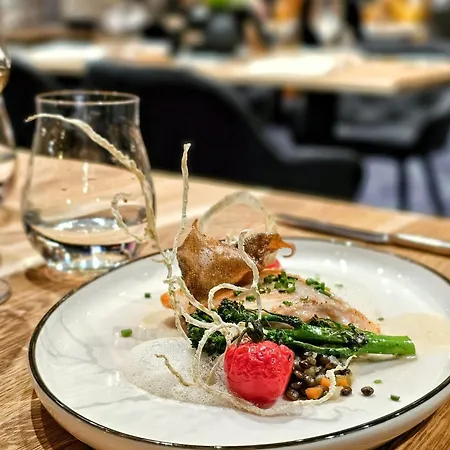 Roots Restaurant Hotel